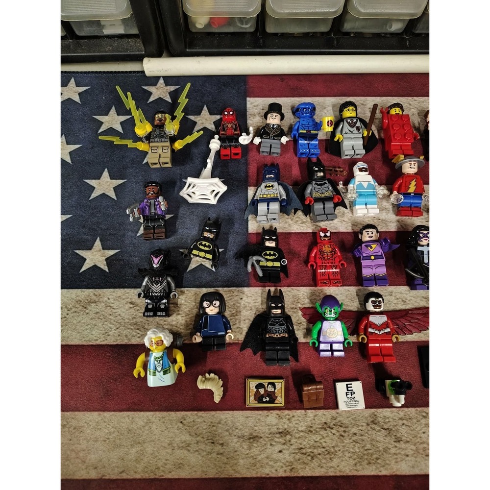 Lot Lego Minifigures Contains 27 Mini Figurines - Picture 2 of 8